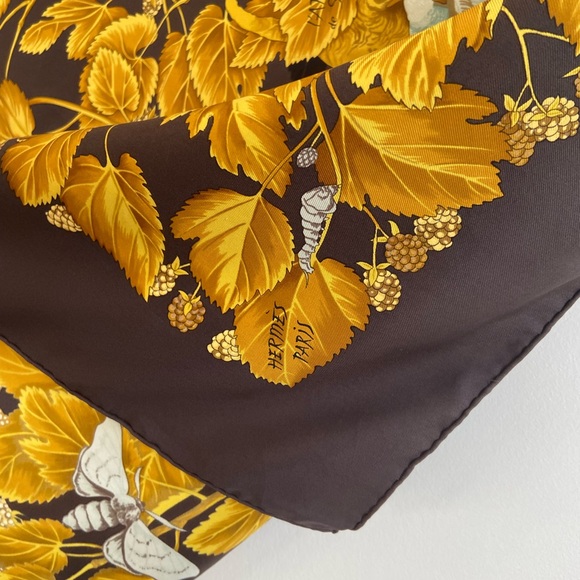 Hermès “L’Arbre de Soie” Carre 90 Silk Scarf - Picture 5 of 11